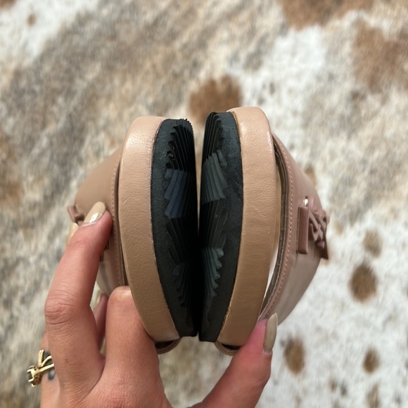 SOLD Saint Laurent Joan Leather Slides - Picture 6 of 9